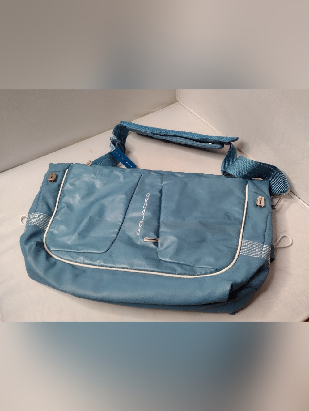 Piquadro Blue Multi Pocket Commuter Messenger City Bag Laptop Z